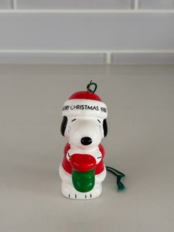Peanuts Snoopy In Santa Suit Holding Stocking Ceramic Christmas Ornament 1980