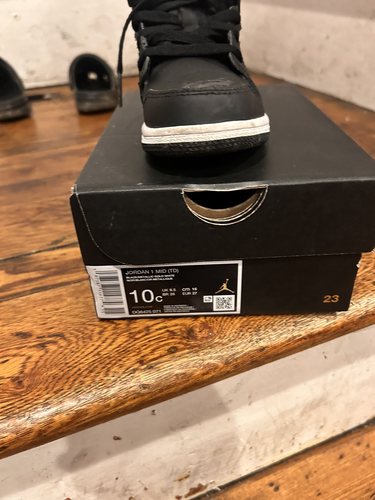 Jordan 1 Black And Gold Size 10c 