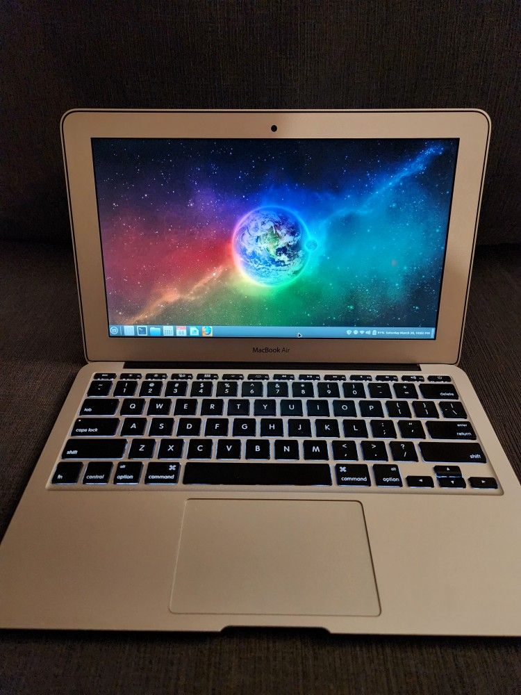 Apple Macbook Air 11" Linux