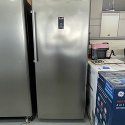 Vitara 28” 14.0 Cu Ft Capacity Total No Frost,  Convertible between fridge and freezer , Electronic Control