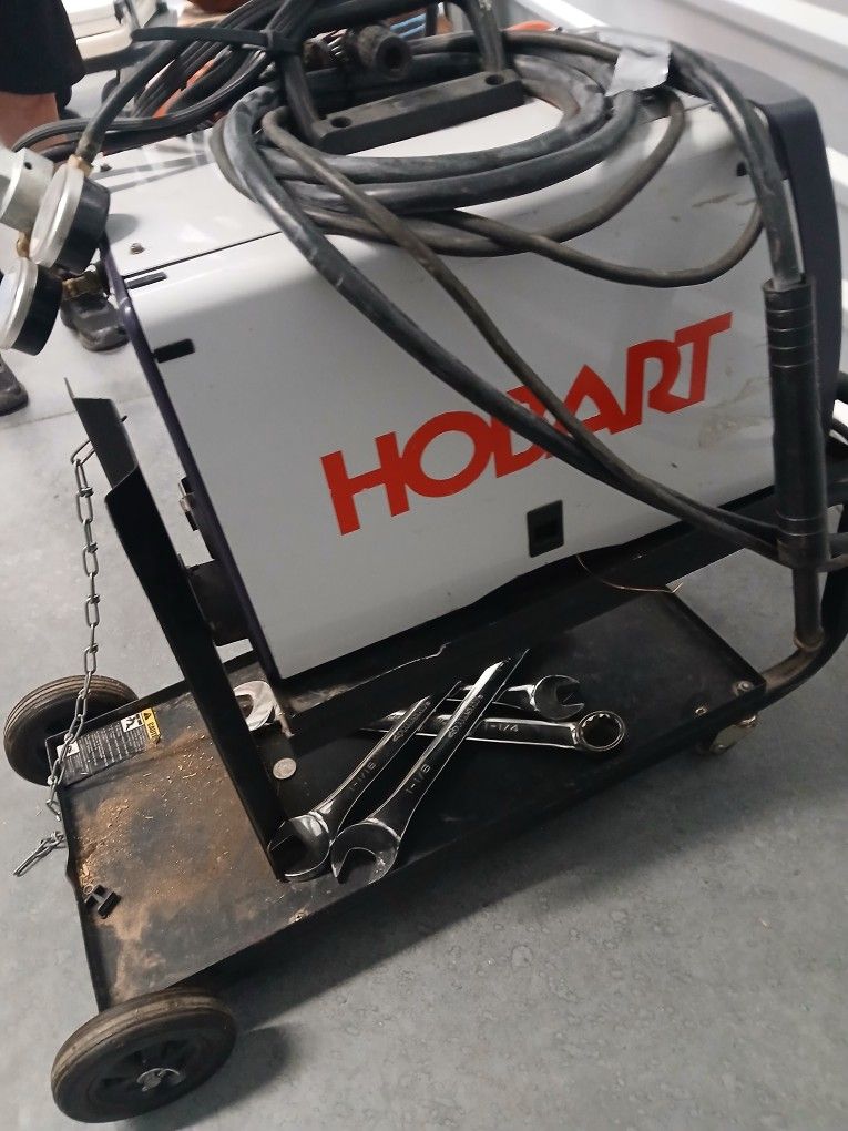 Hobart Handler 140