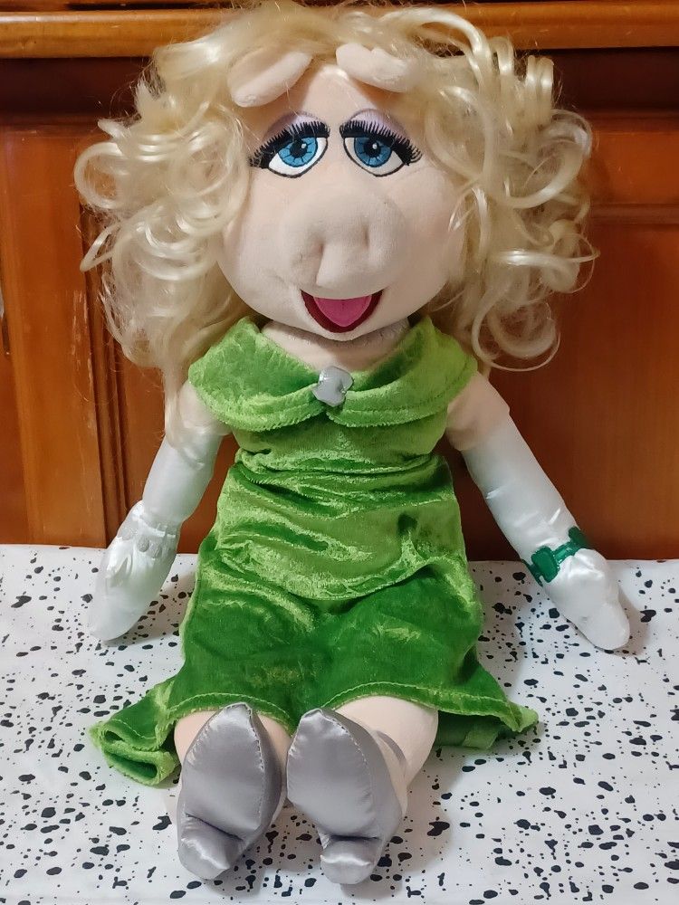 Disney Store Miss Piggy Plush Green Dress Blonde Hair The Muppets for Sale  in Los Angeles, CA - OfferUp