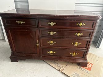 Bassett dresser NEED GONE ASAP