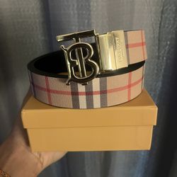 Burberry Belt TB gold