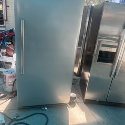 Fricer Frijrdaire working perfect