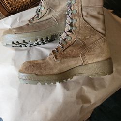 Military Boots Size 6.5R