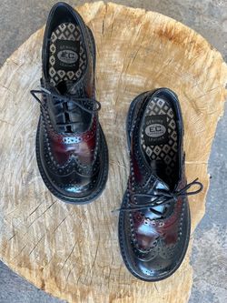 Wingtip Brogue Oxfords: Genuine leather