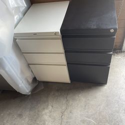 File Cabinets NO KEY.  PRICE FOR EACH…. 