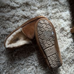 BRAND NEW ugg slippers 