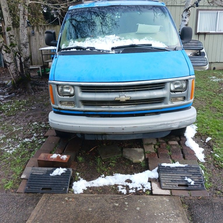 2001 Chevy Express 2500 Cargo Van