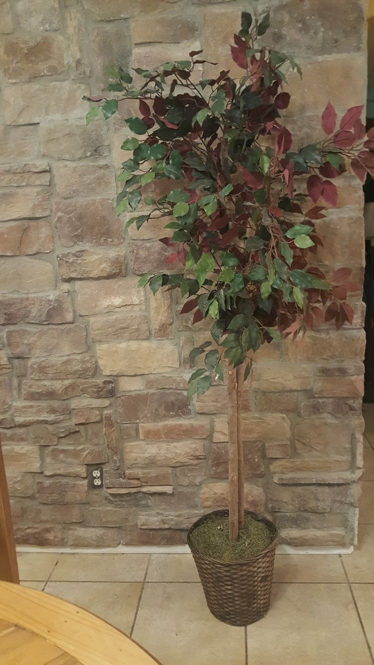 Decorative artificial tree