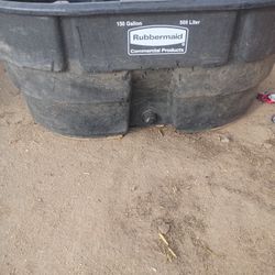 Rubbermaid 150 Gallons