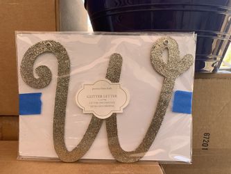 Decorative letter W