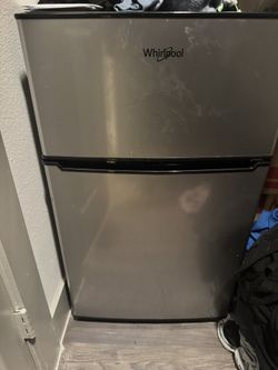 Whirlpool 3.1 Cu Ft Mini Fridge