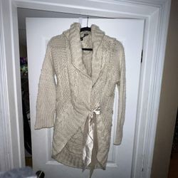 Ladies Medium JL Heart tan cable knit cardigan w satin tie EUC