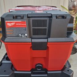 Milwaukee M18 FUEL 9 Gal. DUAL-BATTERY
Wet/Dry Shop Vacuum (tool only)