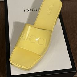 Gucci yellow Sandals 