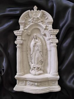 MOTHER  MARY  PLAQUE