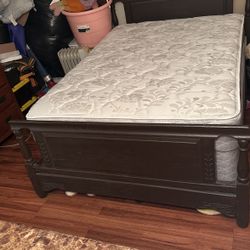 Full Size Bed 