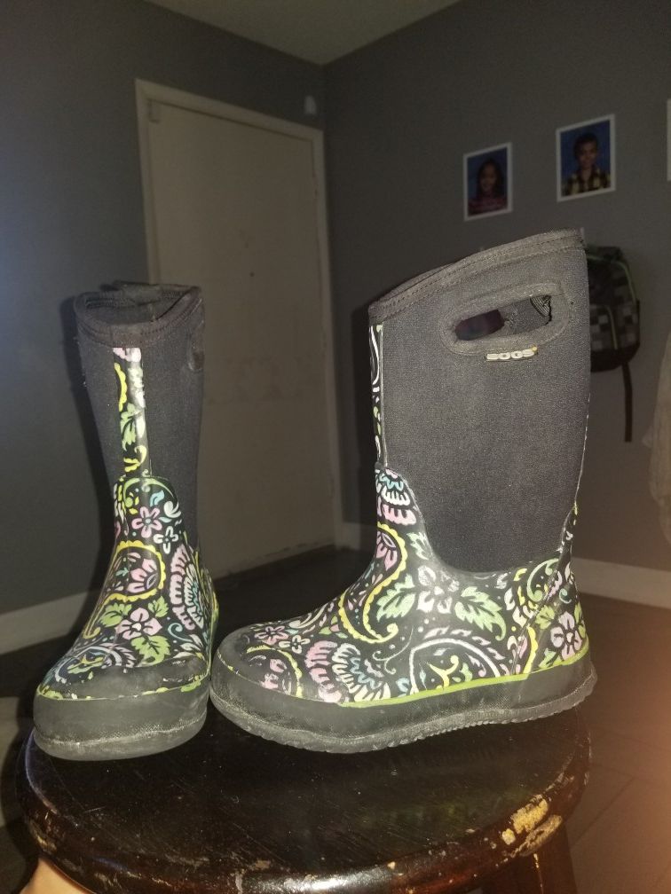 Girls Bogs rain/snow boots size 13C