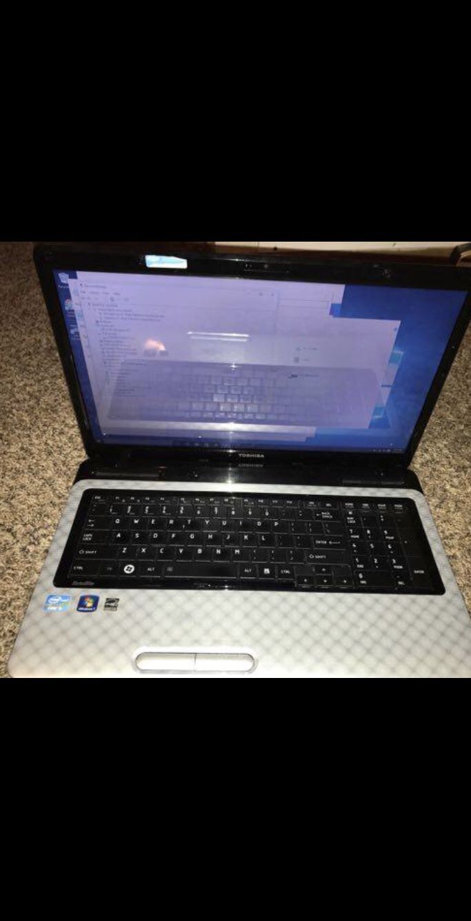 Toshiba Laptop - Large 17’ Screen!