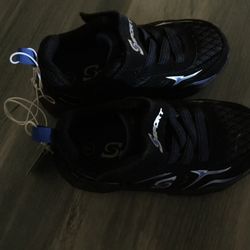 Baby Boys Sz 7  New Tennis Shoes 