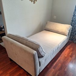 Couch Bed

** Like New