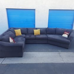 Sectional Couch Gray , Very Nice 