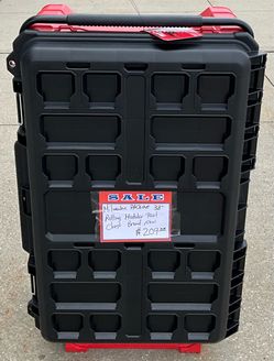 Milwaukee Packout 38” Rolling Modular Tool Chest Brand New