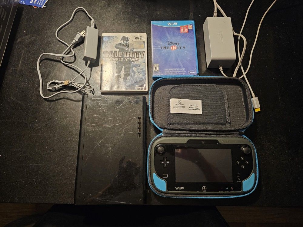 Nintendo Wii U Console, 32gb, Gamepad, Power Cord,Charging Cable, 4 Games