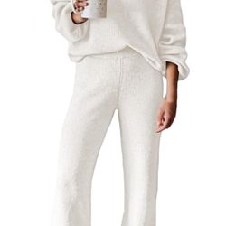 VamJump Woman’s 2 Piece White Sweater Set - MEDIUM