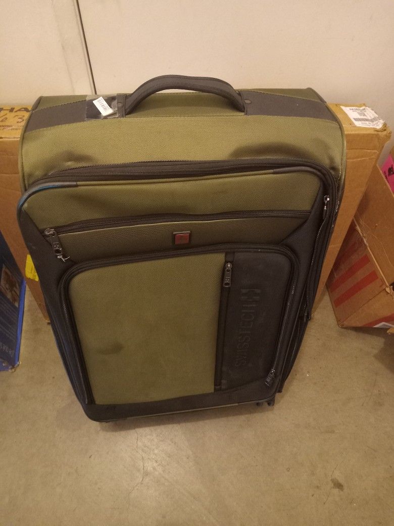 SwissTech Urban Trek 28 Check Soft Side Luggage, Olive