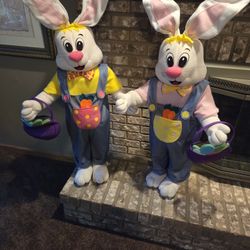 Three foot tall bunnies...