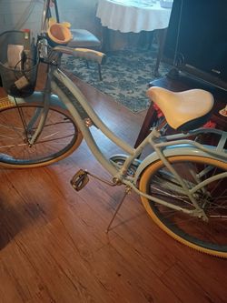 Women's Cruiser Bike with Basket