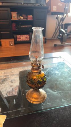 Miniature oil lamp
