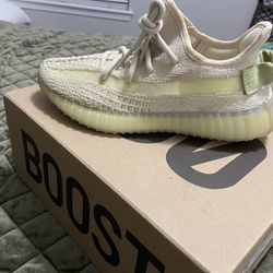 Yeezy Boost 350 V2