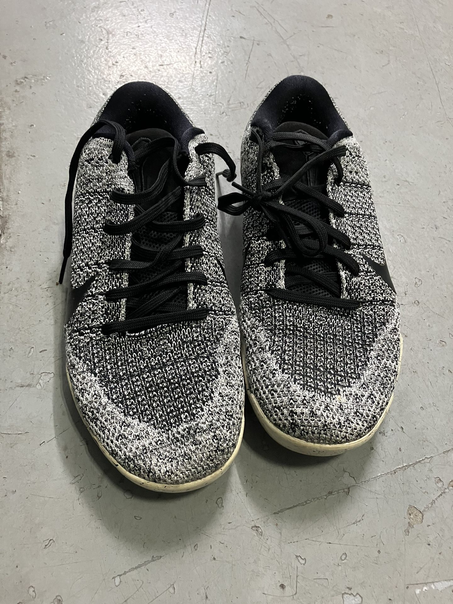 Kobe Black Mamba Oreo Size 10