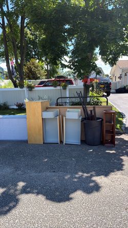 Free, twin size bed frame, queen bed frame box spring