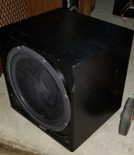 TRIAD 18" Platinum Power Sub