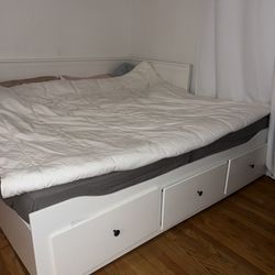 Hemnes Daybed (IKEA)