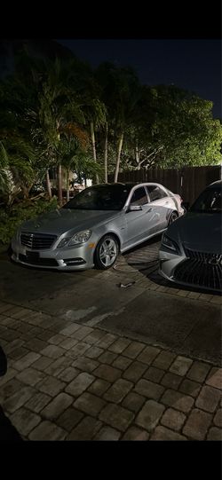 2012 Mercedes-Benz E350 (NEGOTIABLE PRICE)
