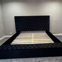 Black Velvet Queen Storage Platform Bed Frame Cama//King Size Available/ Mattress Sold Separately,  Financing Options 