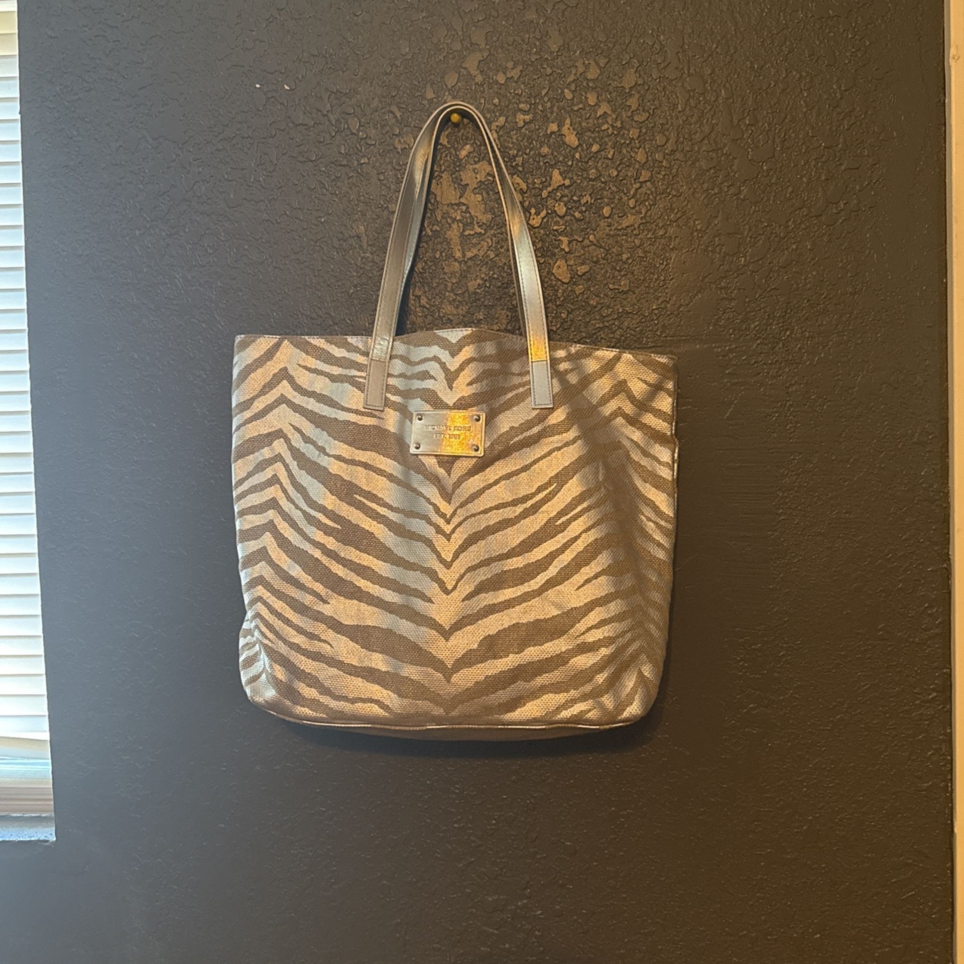 Michael Kors Gold Metallic Animal Print Large Tote Bag  Good Condition 👍🏻