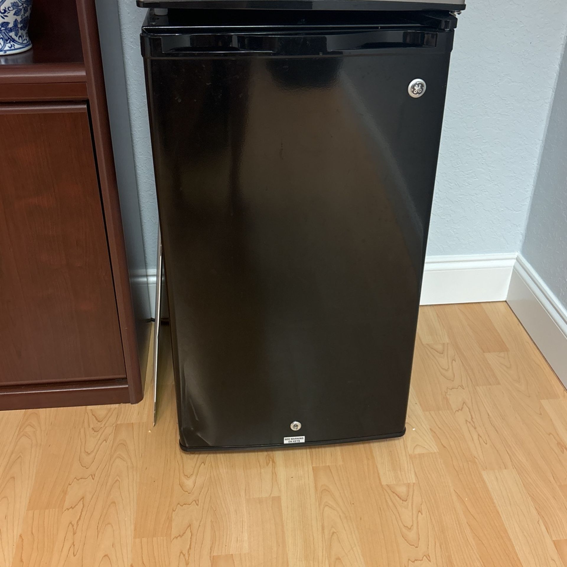 Mini Fridge- Like New
