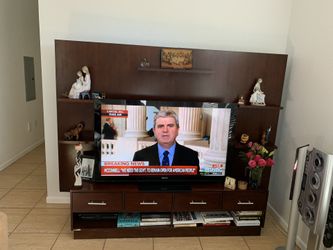 Entertainment center