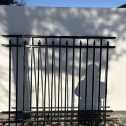 5’x6’ Commercial Aluminum Fence