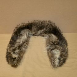 Vintage Large Luxurious 2-Tone Fox Fur Collar Attachment for Coat