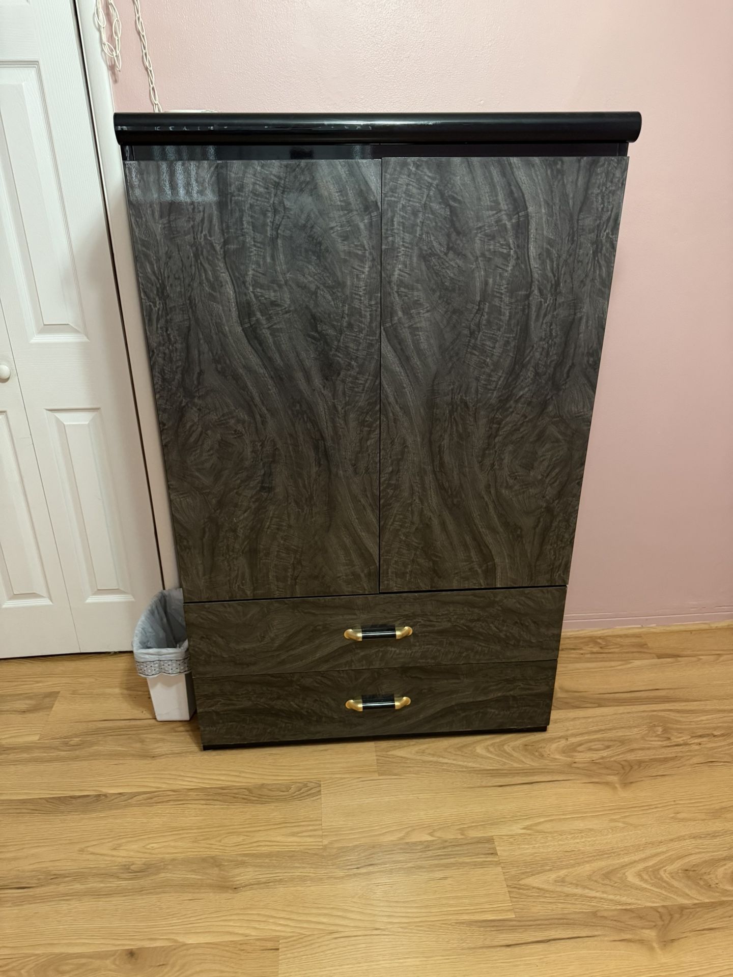 Armoire