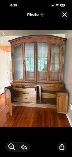 China Cabinet/Hutch