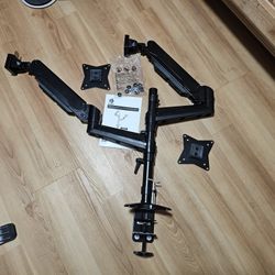 Dual Monitor Mounts 